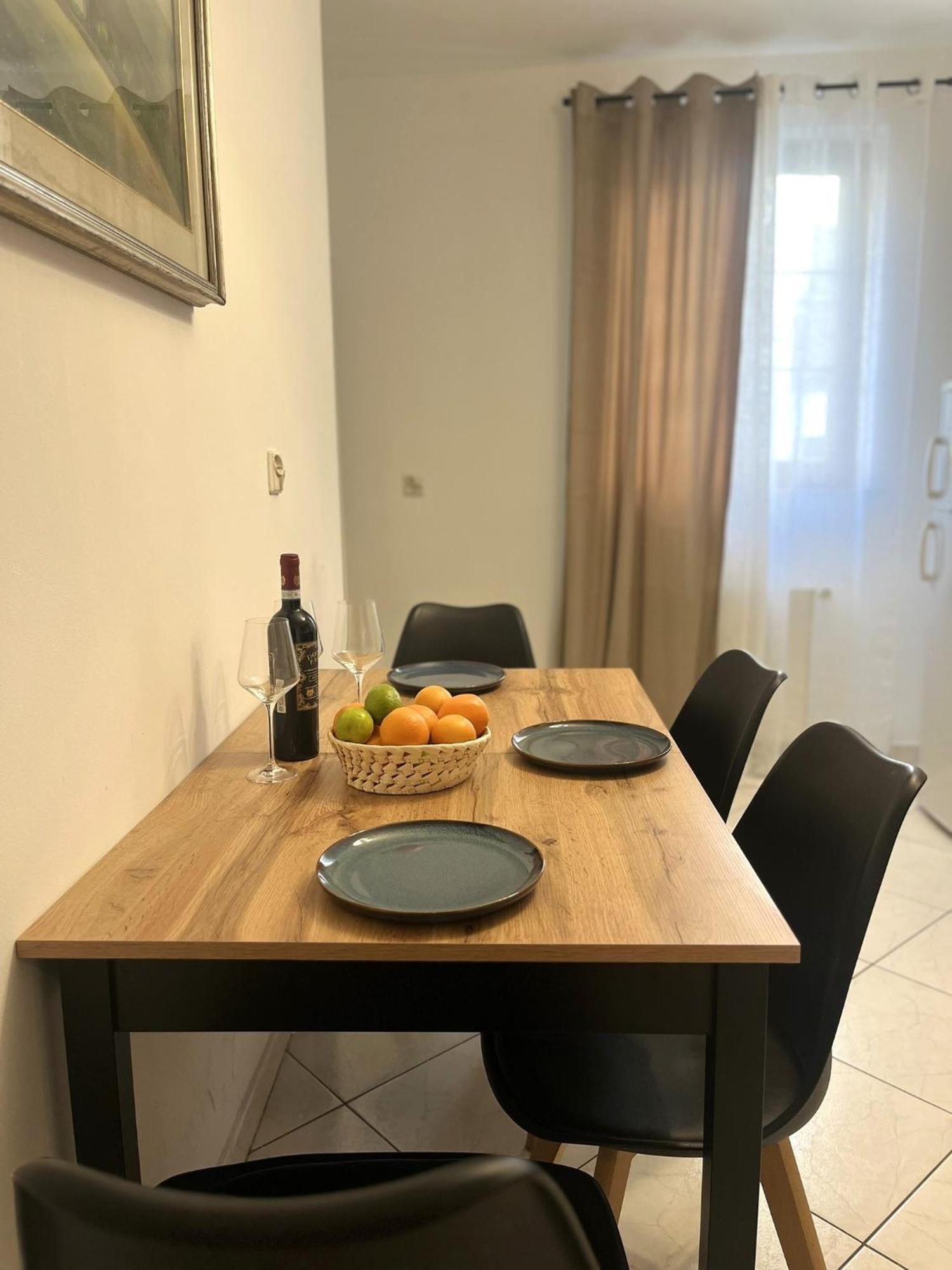 Galeria Italiana Apartment *